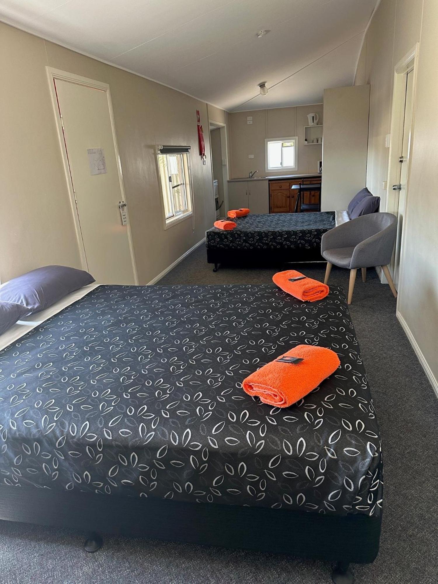 Winton Outback Motel Buitenkant foto