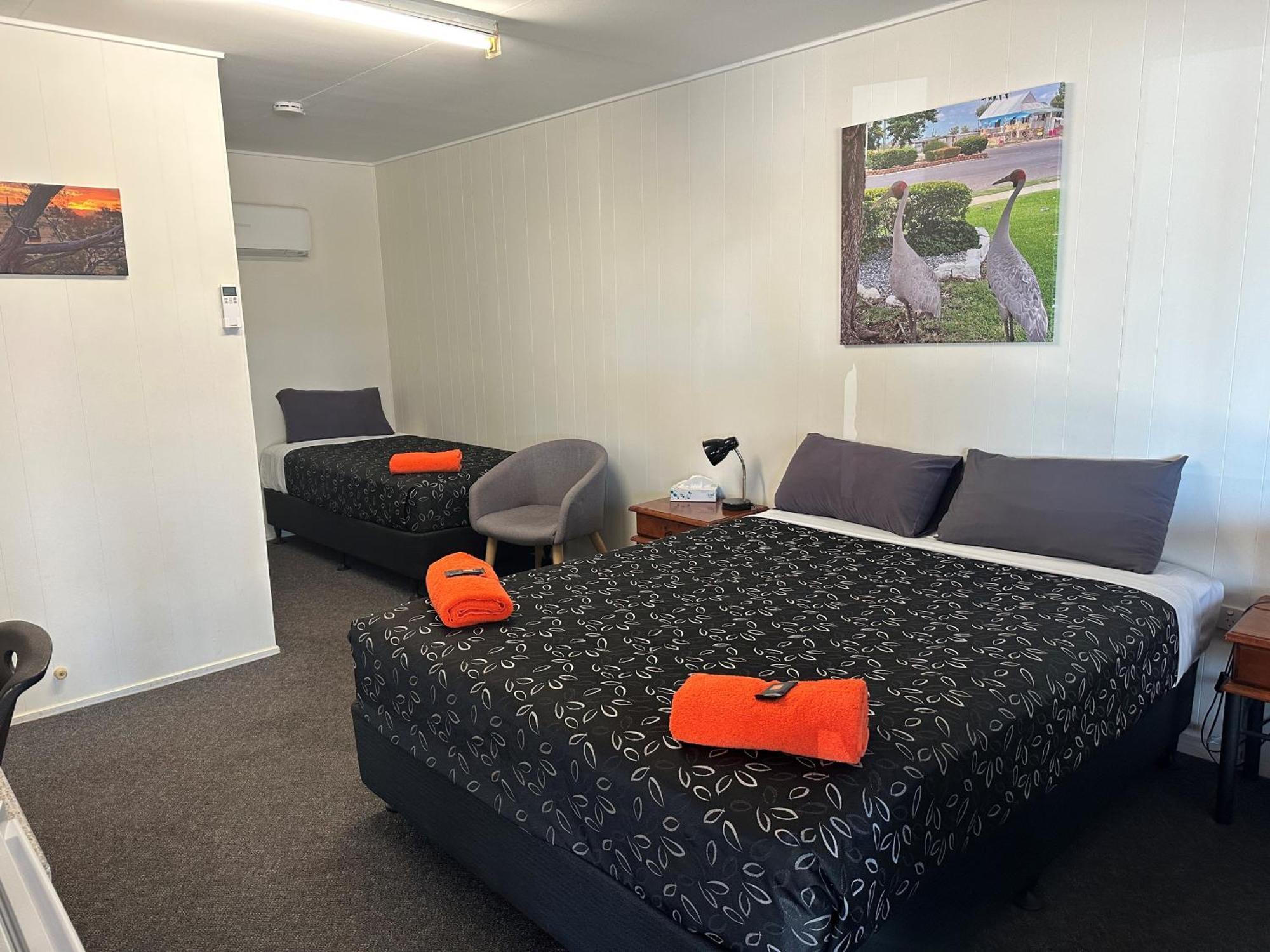 Winton Outback Motel Buitenkant foto